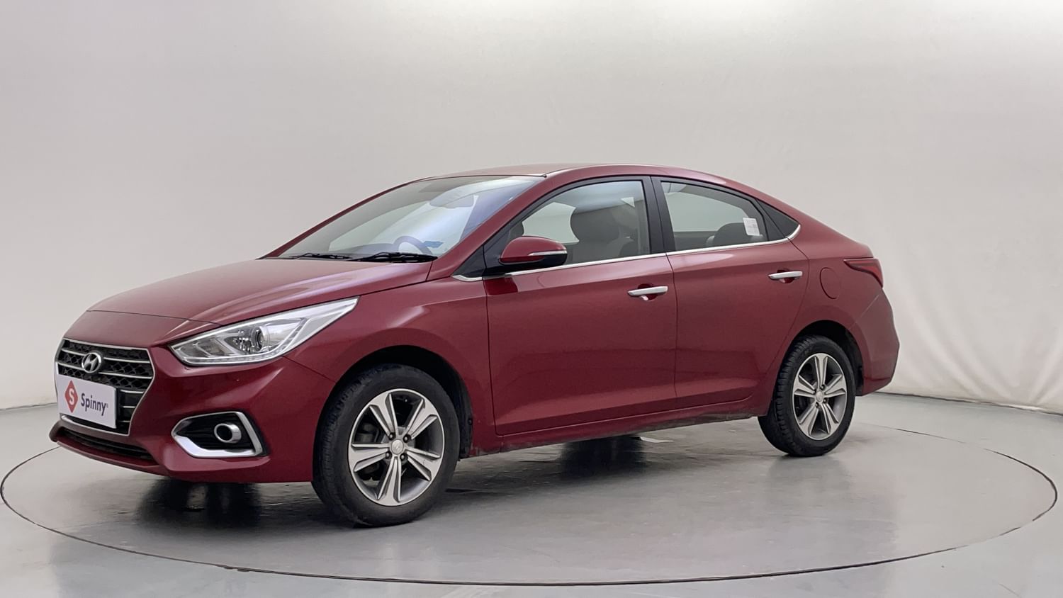 LEFT FRONT CORNER VIEW