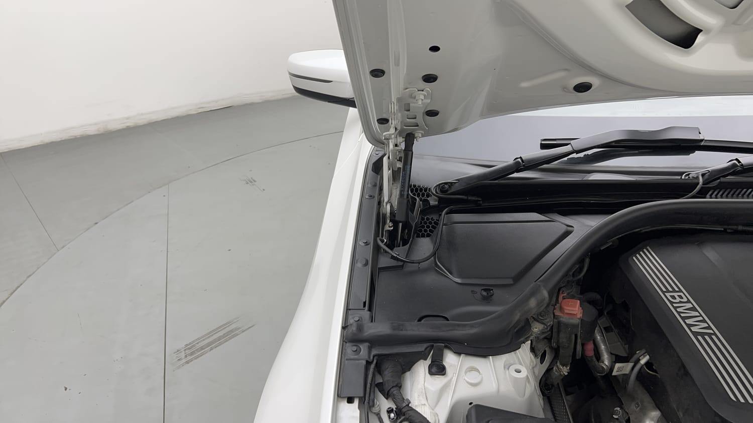 New BMW 3 Series engine ENGINE RIGHT SIDE HINGE & APRON VIEW