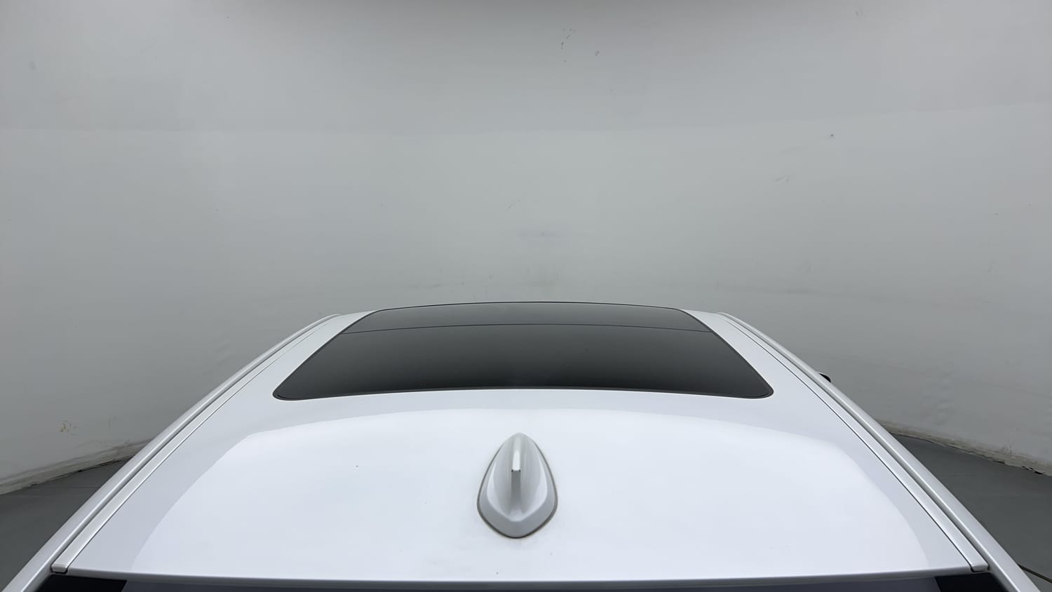 New BMW 3 Series exterior EXTERIOR ROOF VIEW