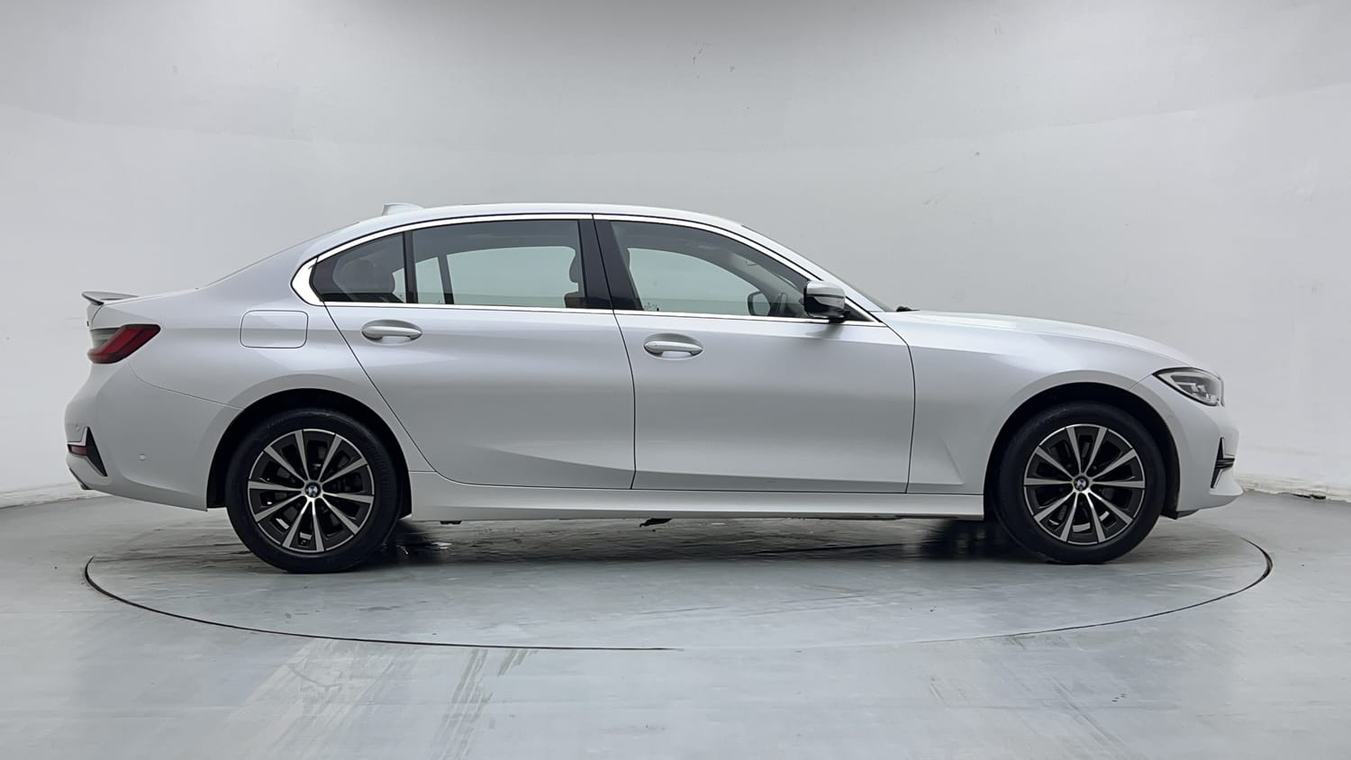 New BMW 3 Series exterior RIGHT SIDE VIEW