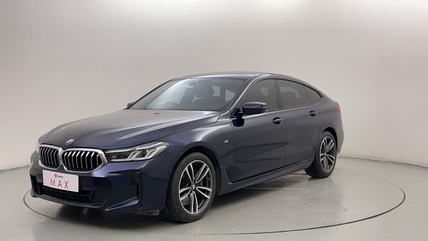 LEFT FRONT CORNER VIEW