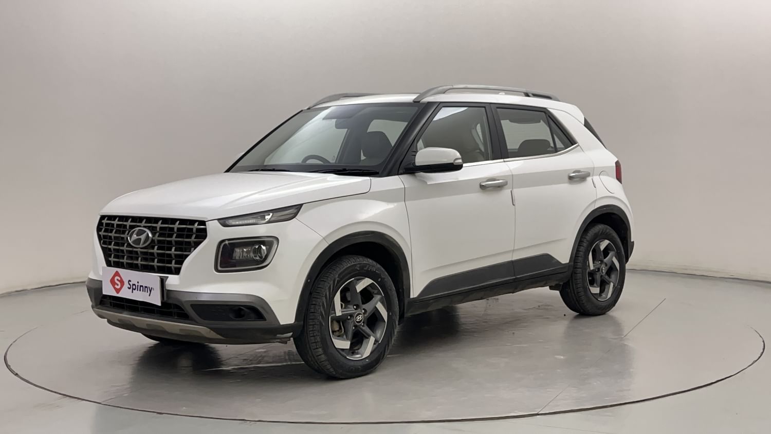 LEFT FRONT CORNER VIEW