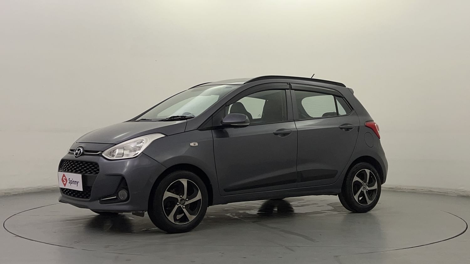 LEFT FRONT CORNER VIEW