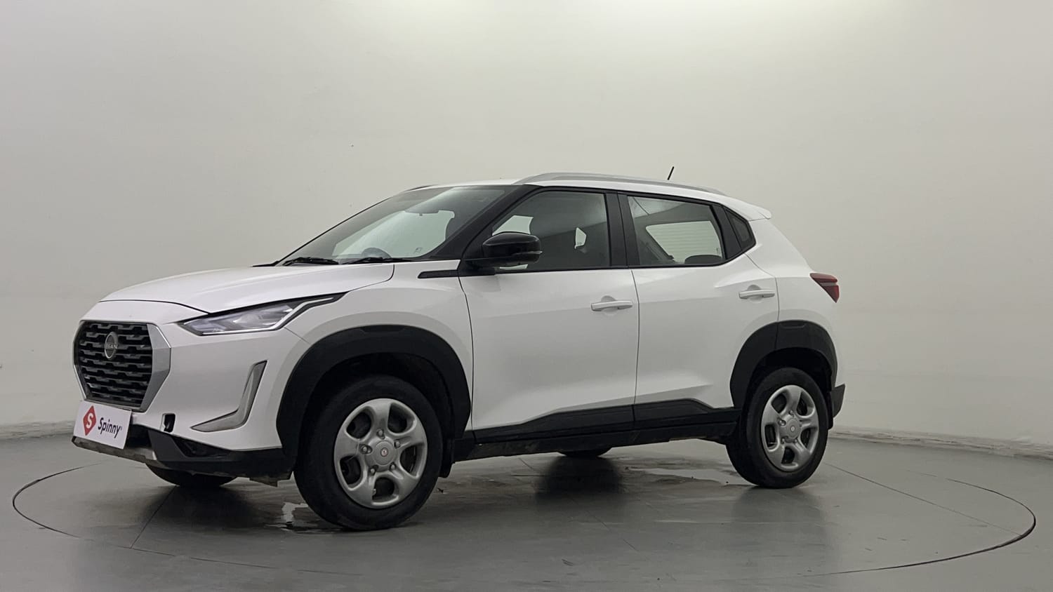 LEFT FRONT CORNER VIEW