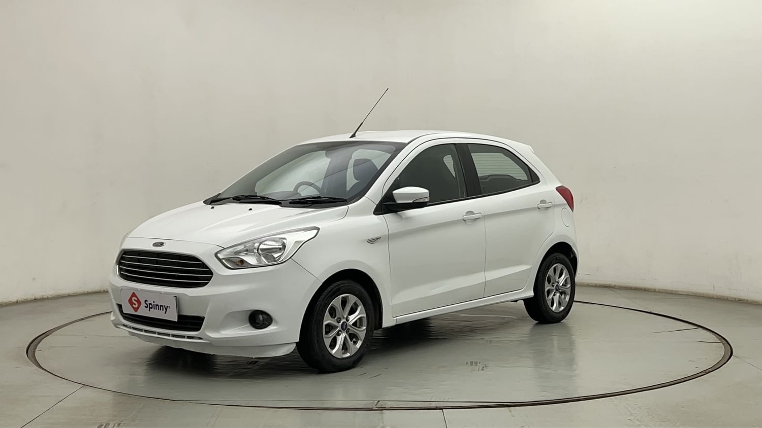 LEFT FRONT CORNER VIEW