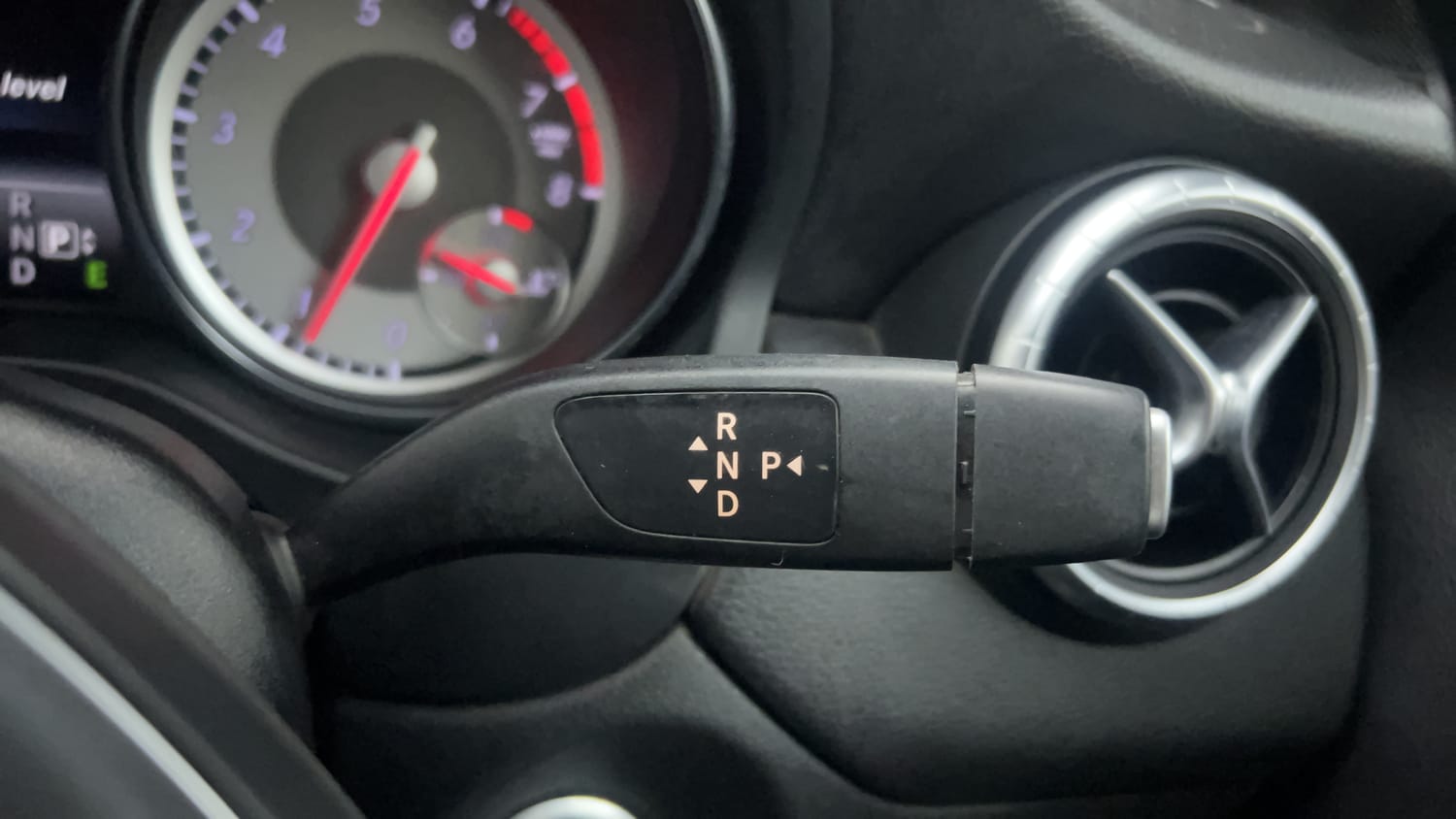 New Mercedes-Benz CLA interior GEAR  KNOB VIEW