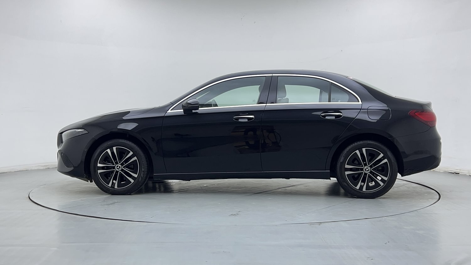 New Mercedes-Benz A-Class exterior LEFT SIDE VIEW