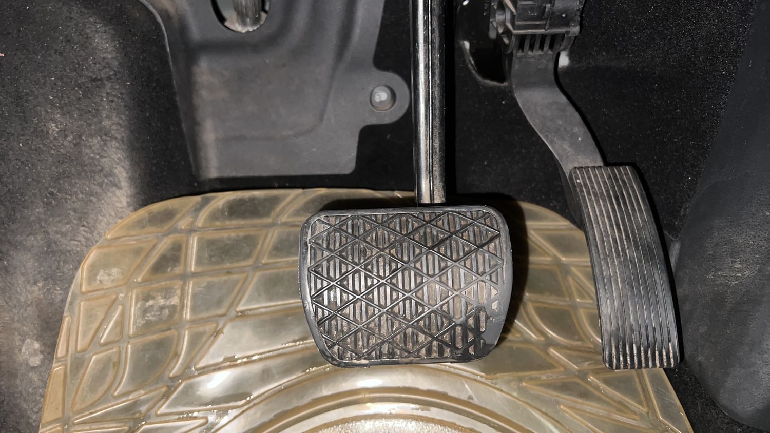 New Mercedes-Benz CLA interior PEDALS VIEW