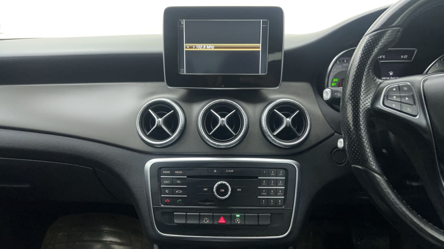 New Mercedes-Benz CLA interior MUSIC SYSTEM & AC CONTROL VIEW