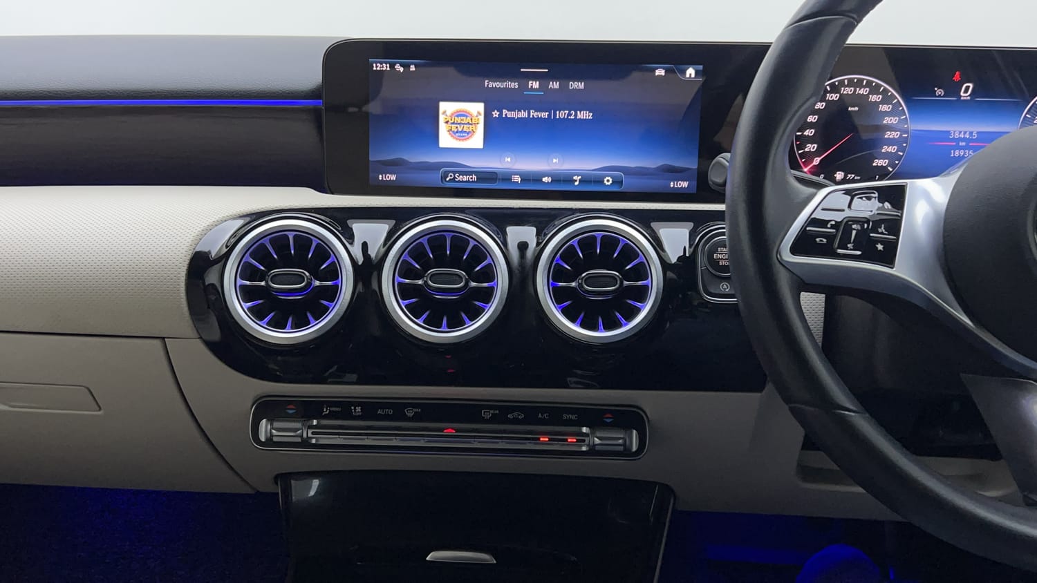 New Mercedes-Benz A-Class interior MUSIC SYSTEM & AC CONTROL VIEW
