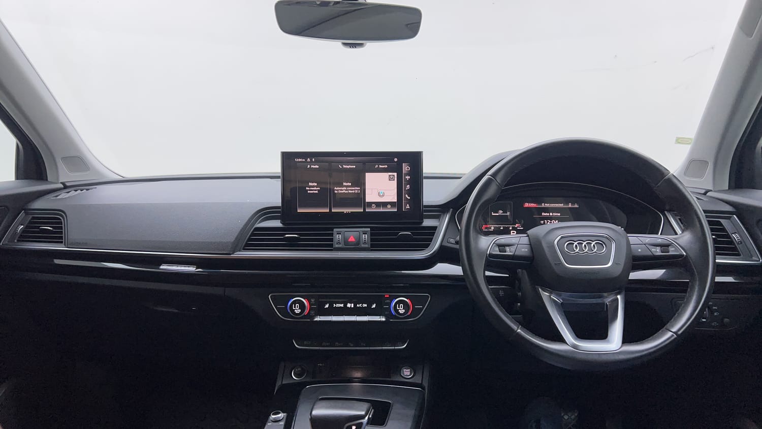New Audi Q5 interior DASHBOARD VIEW
