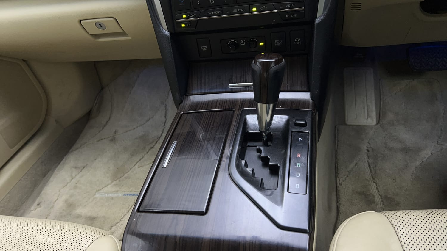 New Toyota Camry interior GEAR  KNOB VIEW