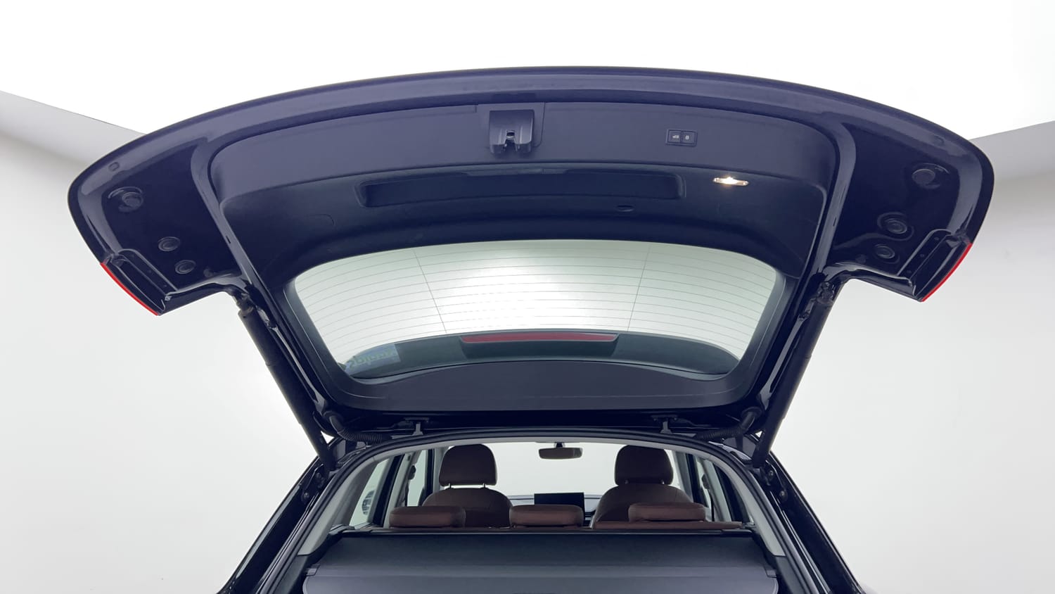 New Audi Q5 interior DICKY DOOR OPEN VIEW