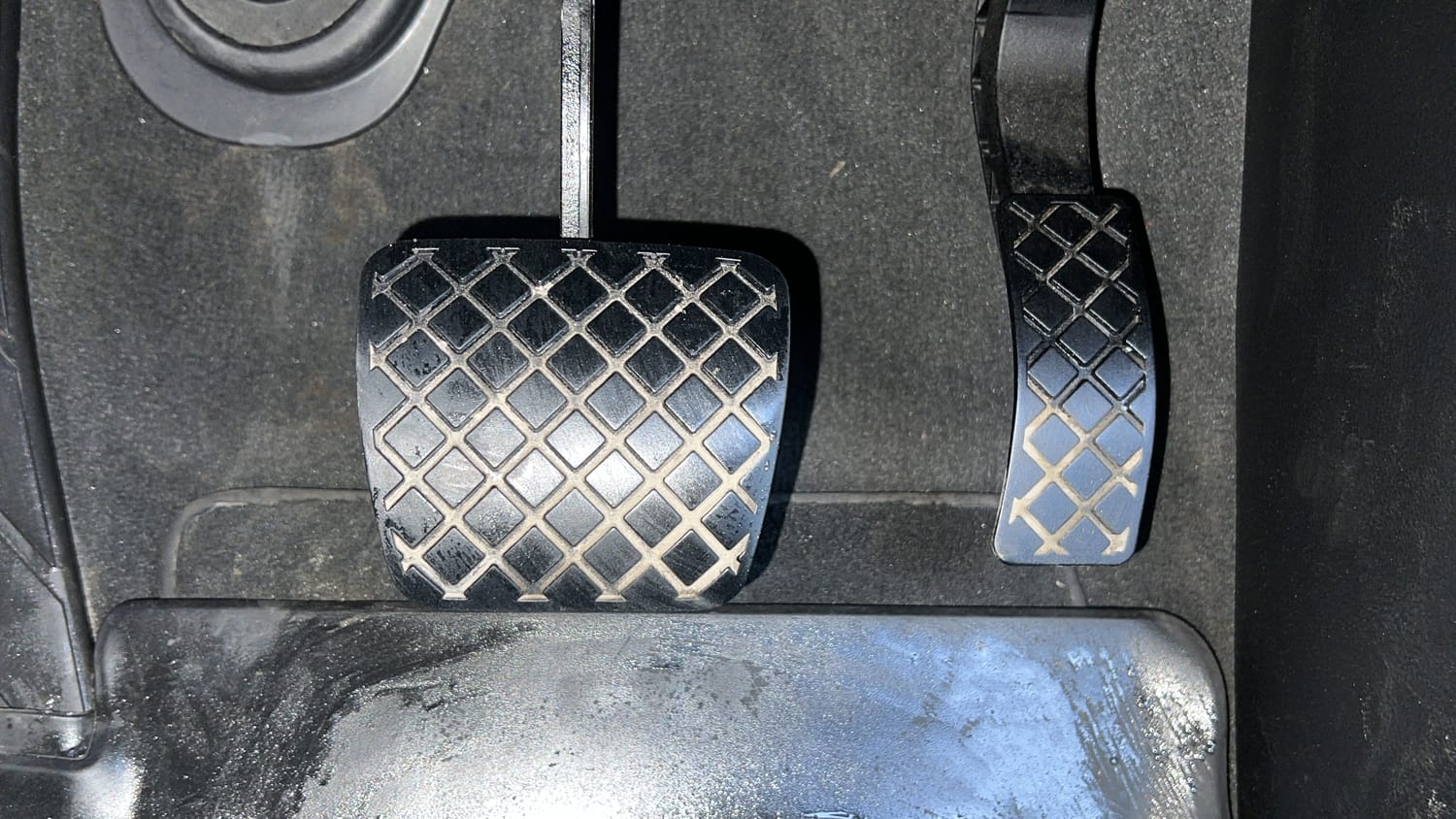 New Audi Q5 interior PEDALS VIEW