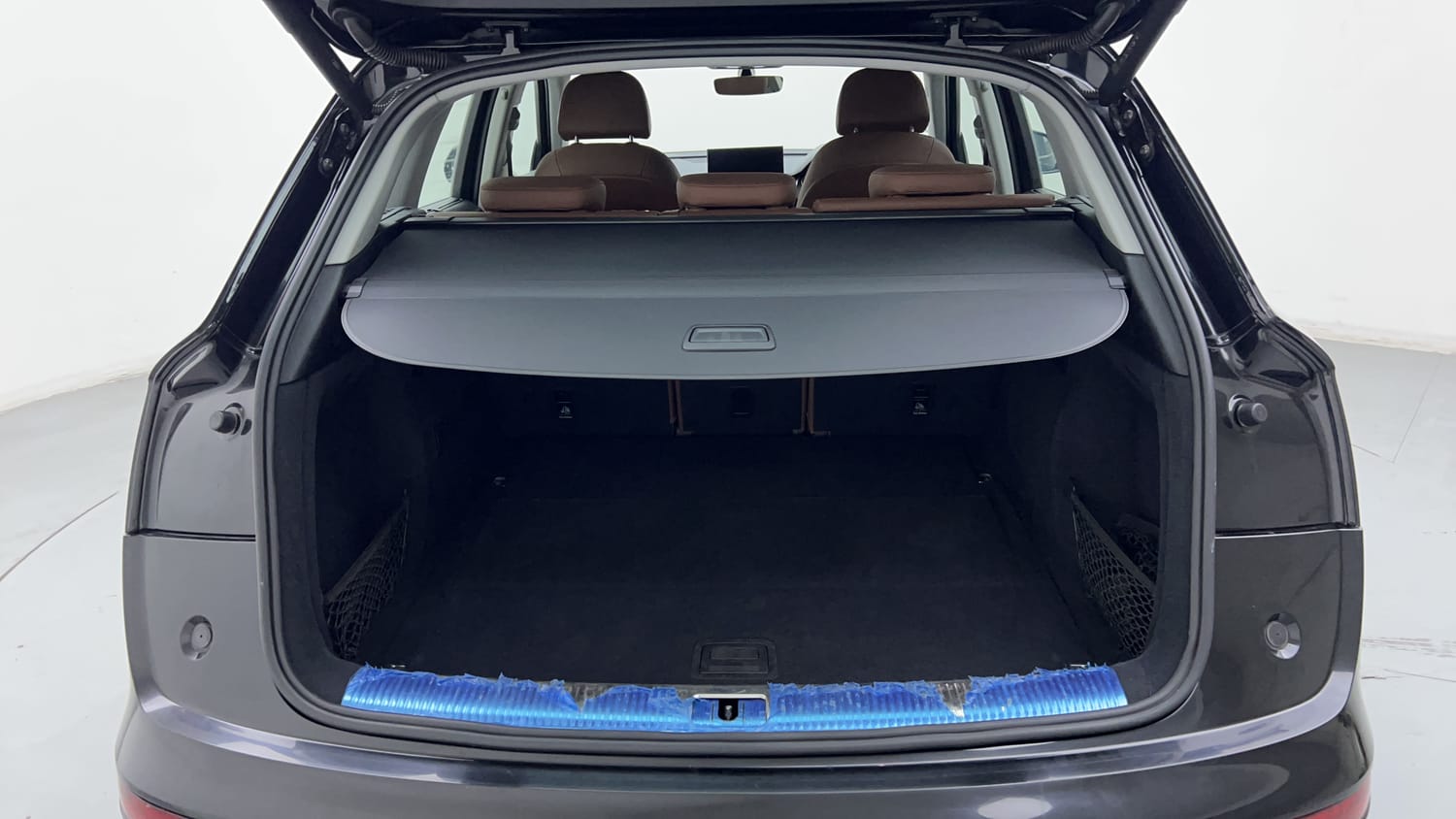 New Audi Q5 interior DICKY INSIDE VIEW