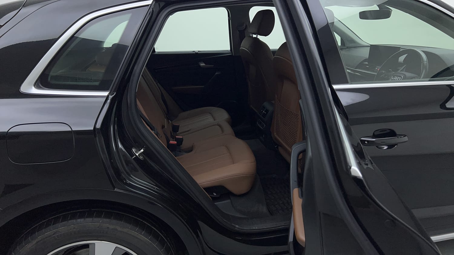 New Audi Q5 interior RIGHT SIDE REAR DOOR CABIN VIEW