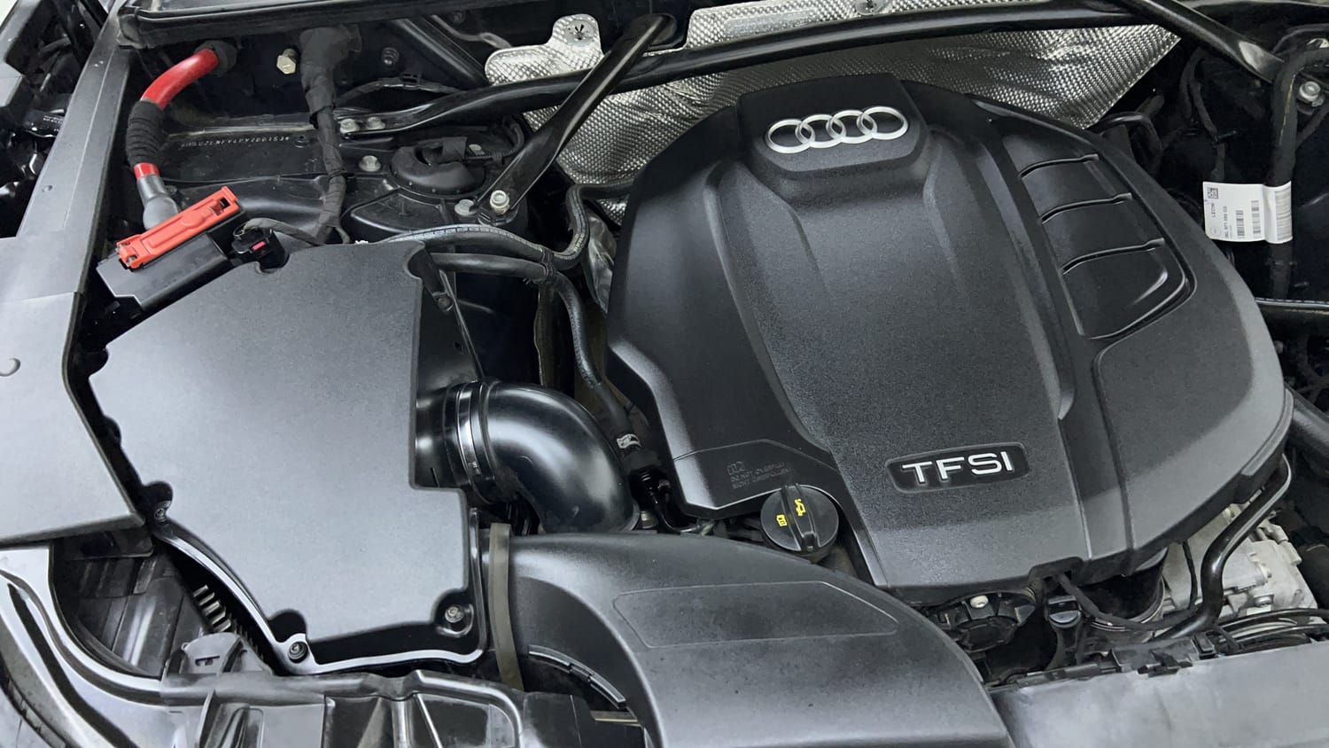 New Audi Q5 engine ENGINE RIGHT SIDE VIEW