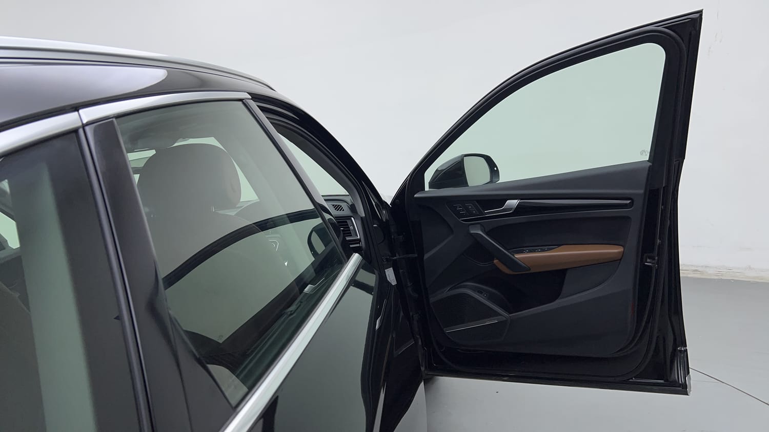 New Audi Q5 interior RIGHT FRONT DOOR OPEN VIEW