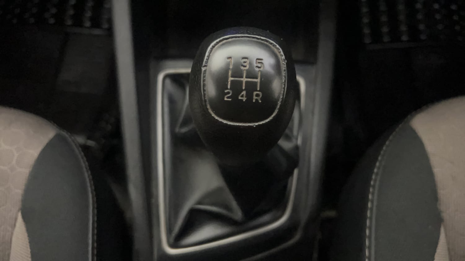 New Hyundai Elite i20 interior GEAR  KNOB VIEW
