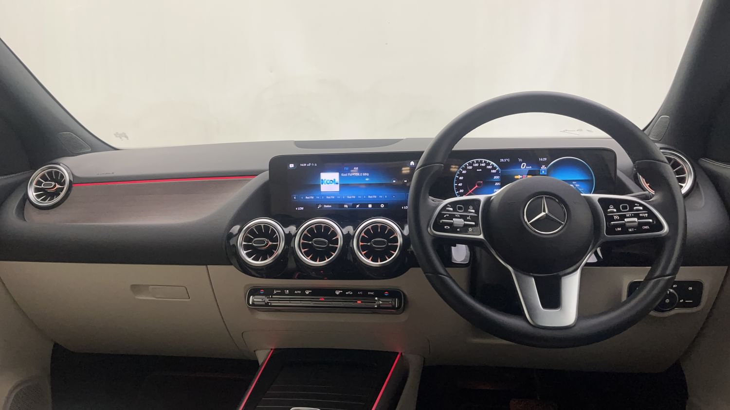 New Mercedes-Benz GLA interior DASHBOARD VIEW