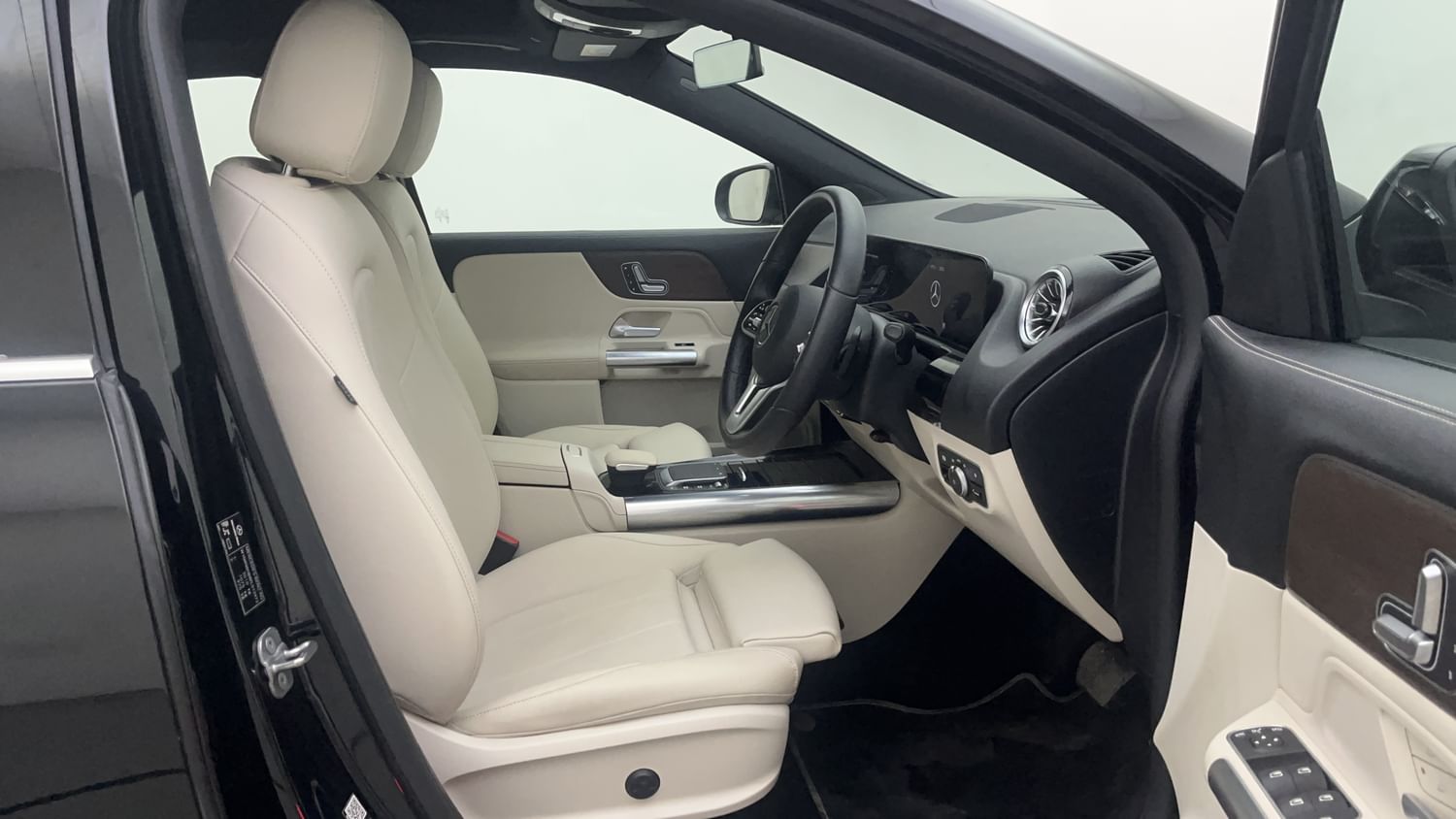 New Mercedes-Benz GLA interior RIGHT SIDE FRONT DOOR CABIN VIEW