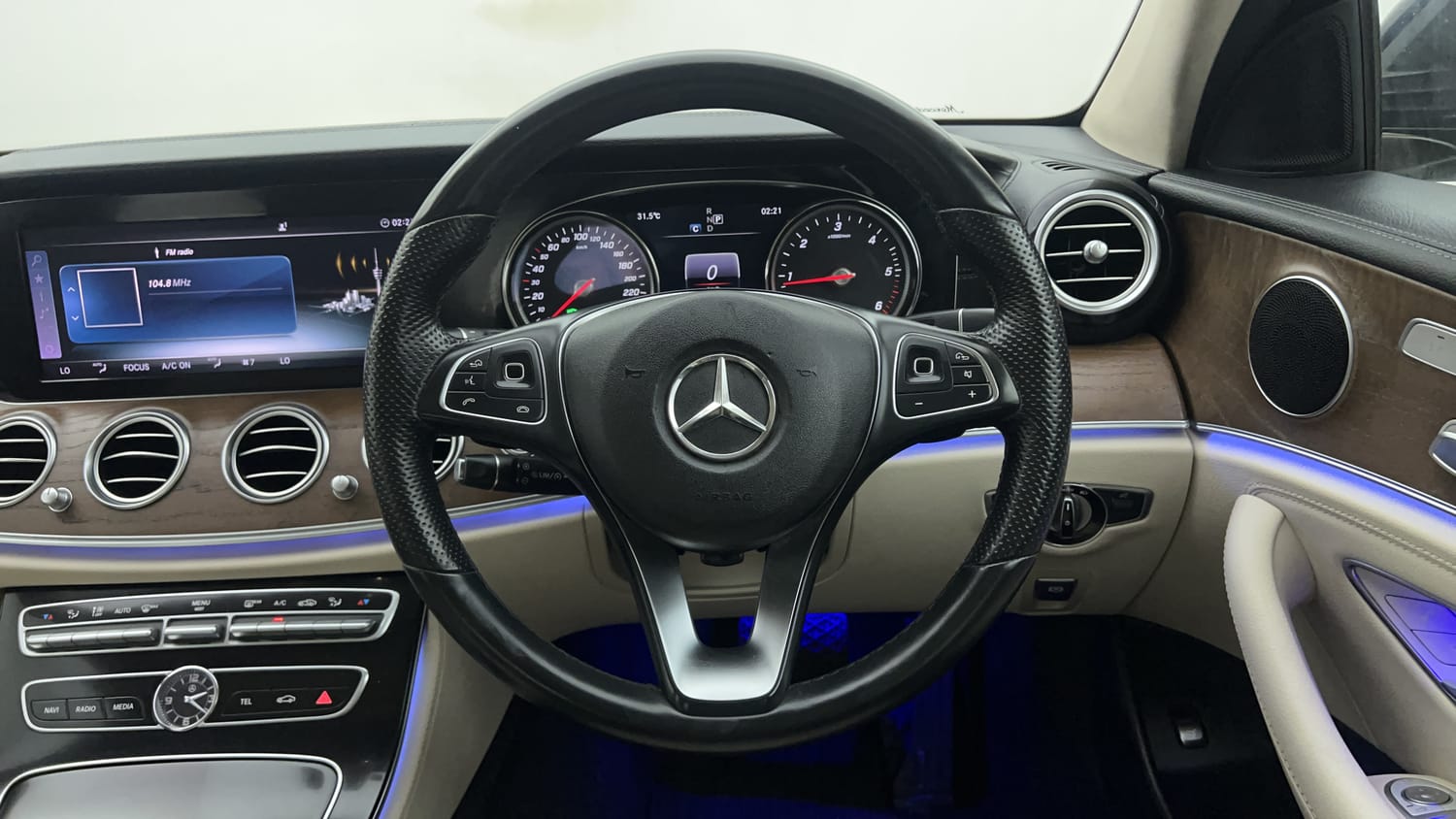 New Mercedes-Benz E-Class interior STEERING VIEW