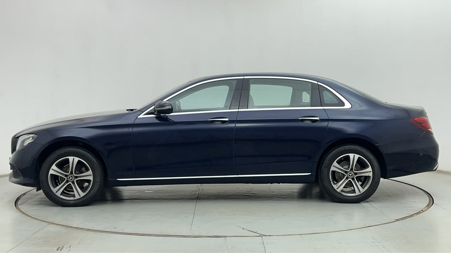 New Mercedes-Benz E-Class exterior LEFT SIDE VIEW
