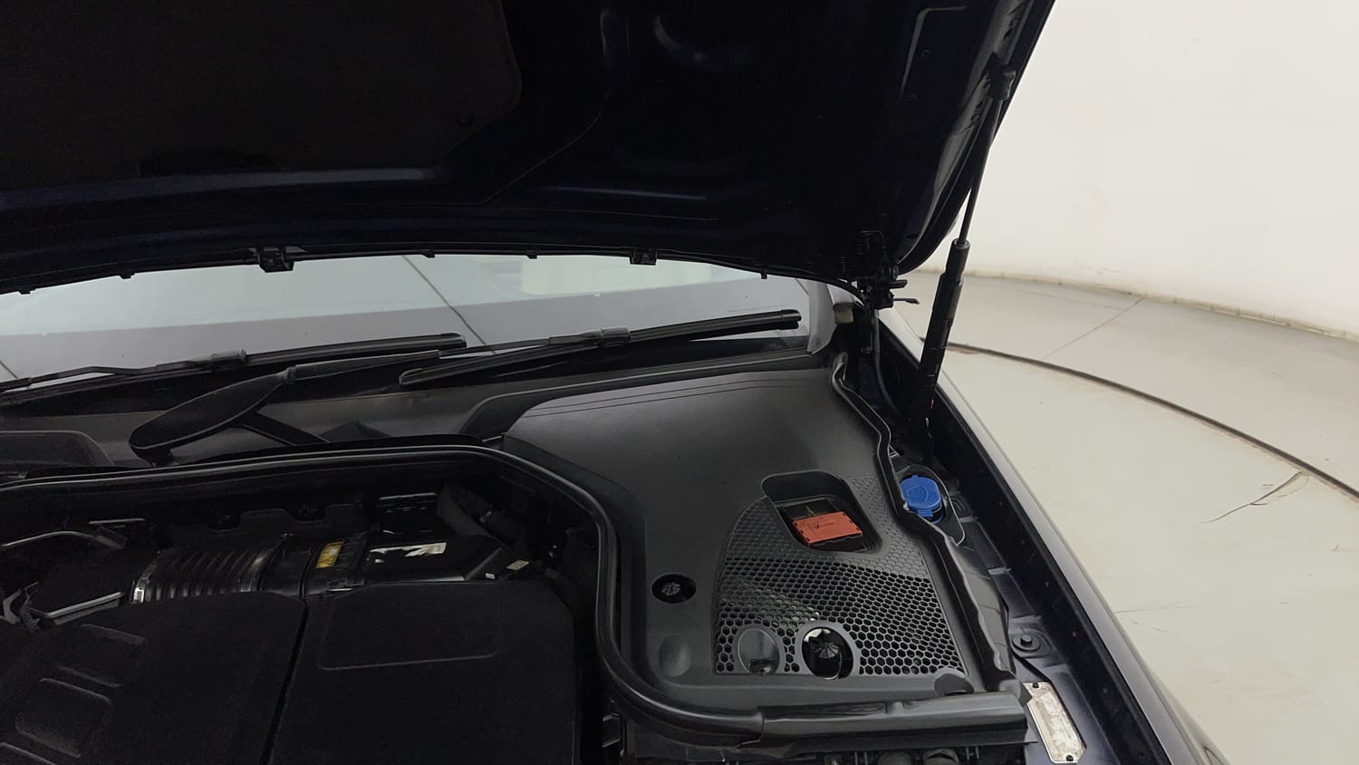 New Mercedes-Benz E-Class engine ENGINE LEFT SIDE HINGE & APRON VIEW