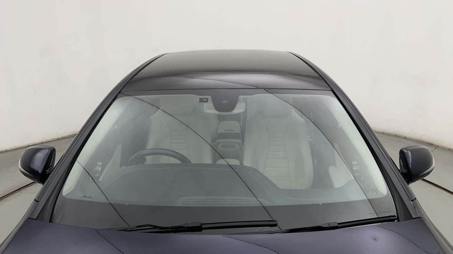New Mercedes-Benz E-Class exterior FRONT WINDSHIELD VIEW