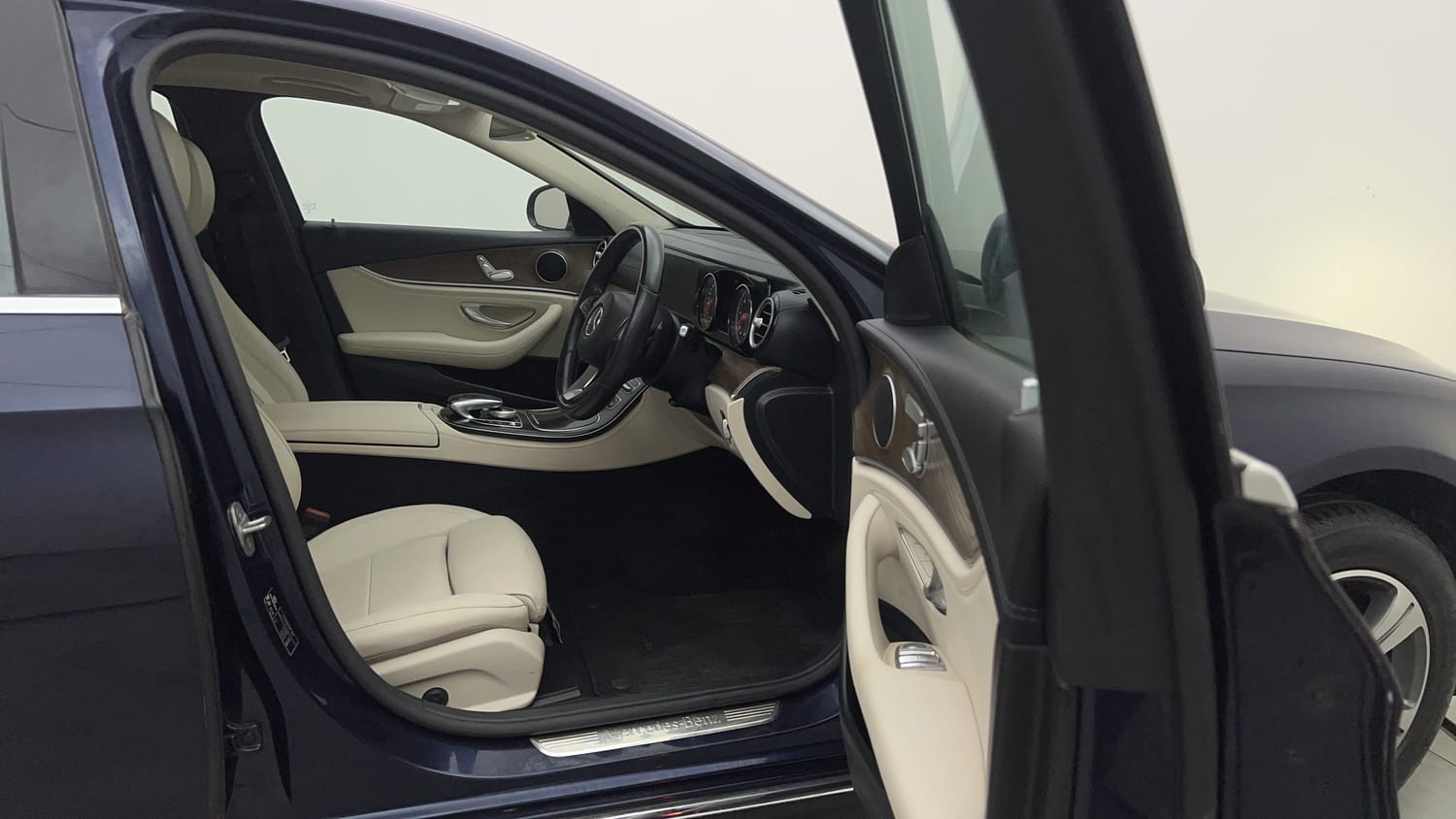 New Mercedes-Benz E-Class interior RIGHT SIDE FRONT DOOR CABIN VIEW