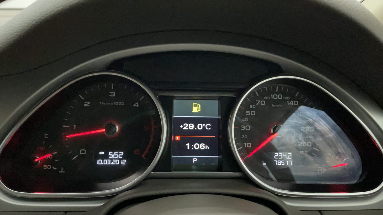 New Audi Q7 interior CLUSTERMETER VIEW