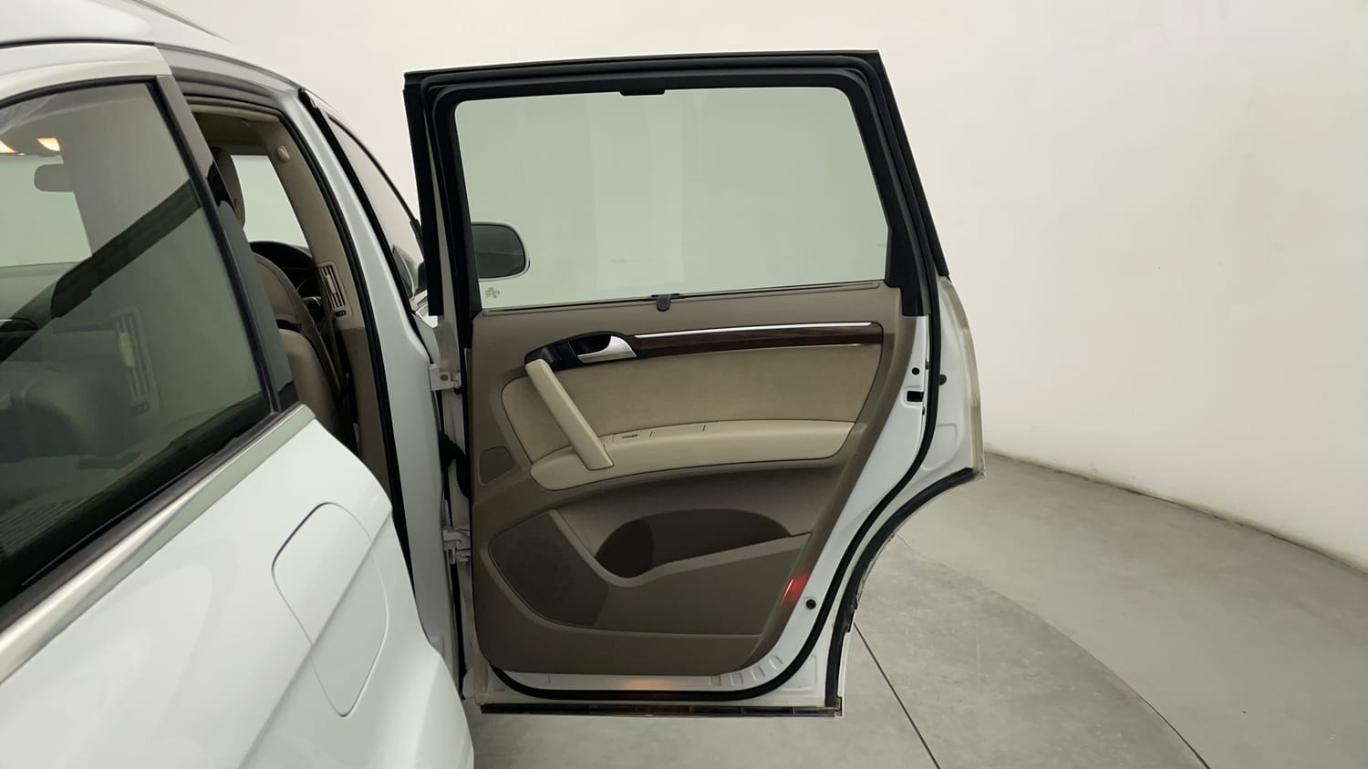 New Audi Q7 interior RIGHT REAR DOOR OPEN VIEW