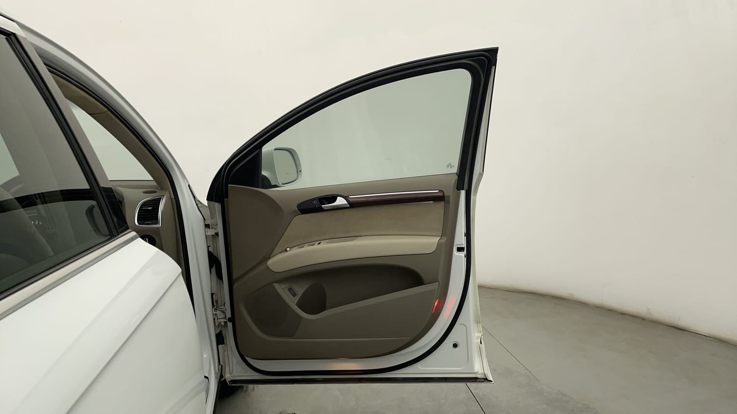 New Audi Q7 interior RIGHT FRONT DOOR OPEN VIEW