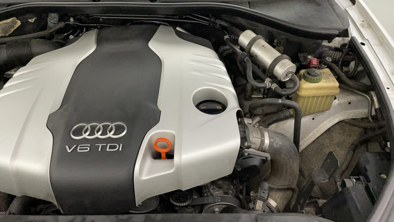 New Audi Q7 engine ENGINE LEFT SIDE VIEW