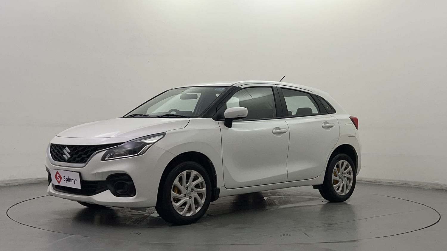 LEFT FRONT CORNER VIEW