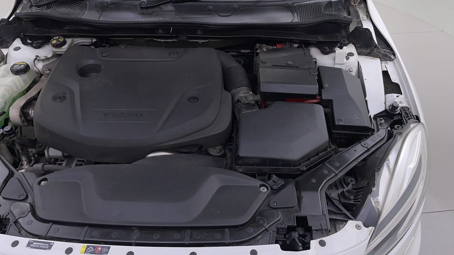 New Volvo V40 engine ENGINE LEFT SIDE VIEW