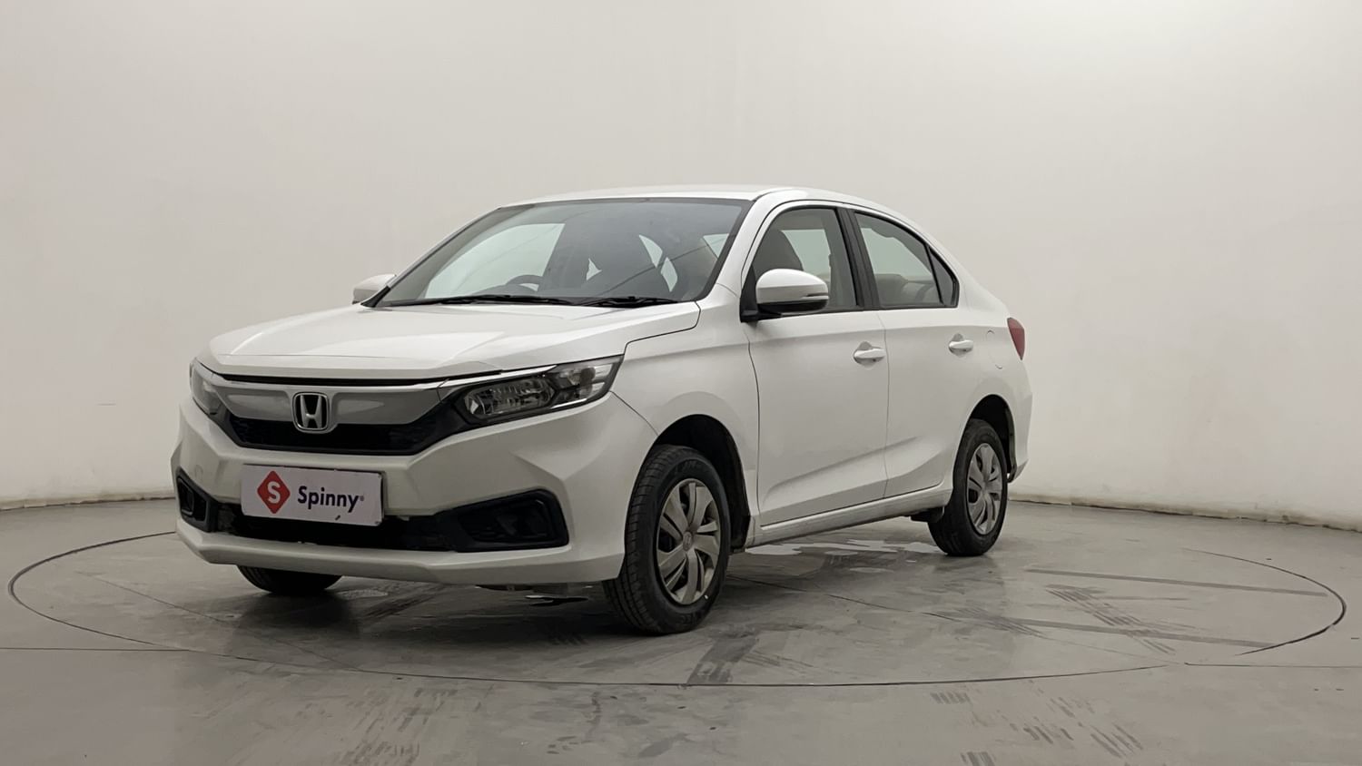 LEFT FRONT CORNER VIEW