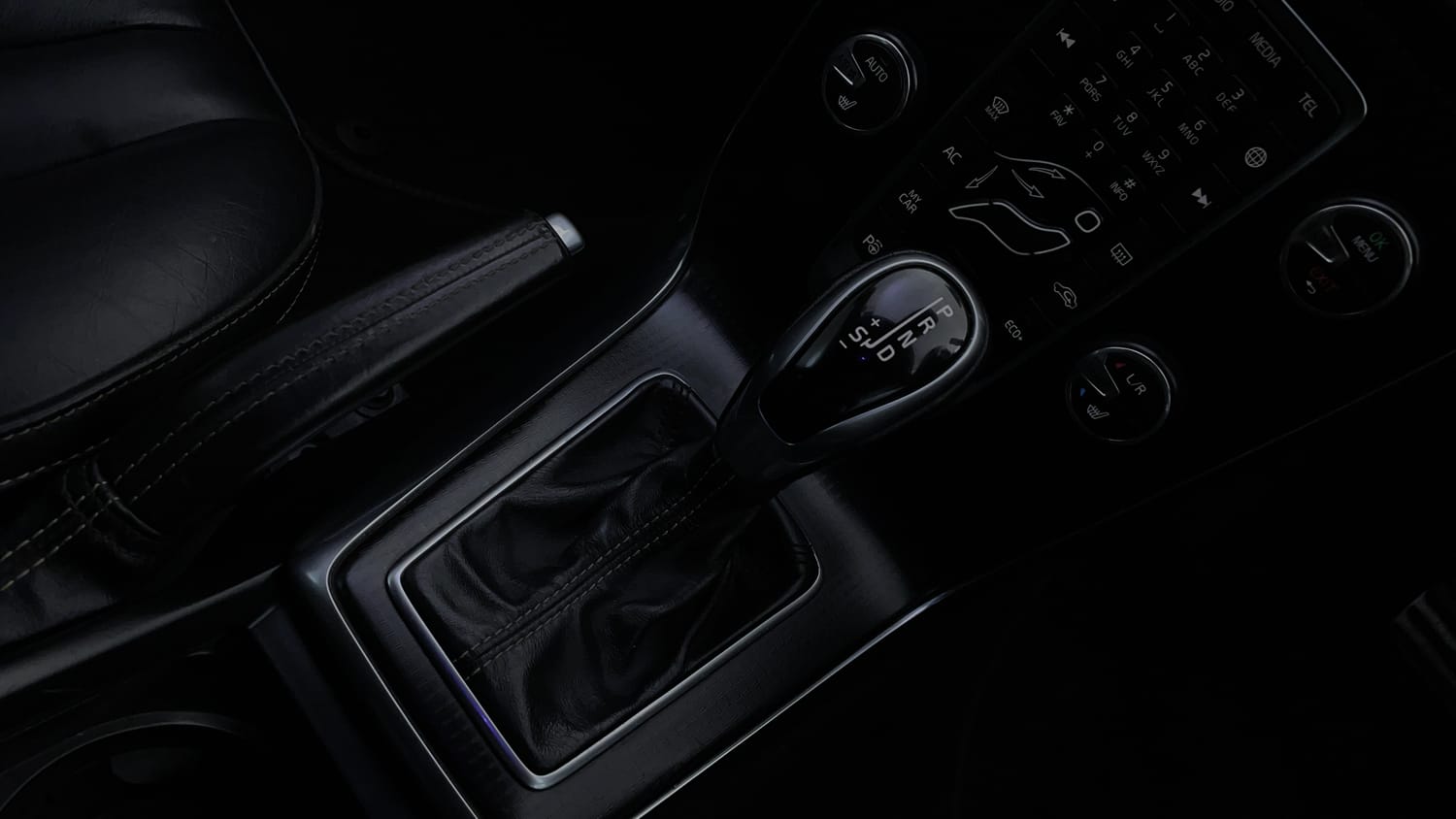 New Volvo V40 interior GEAR  KNOB VIEW