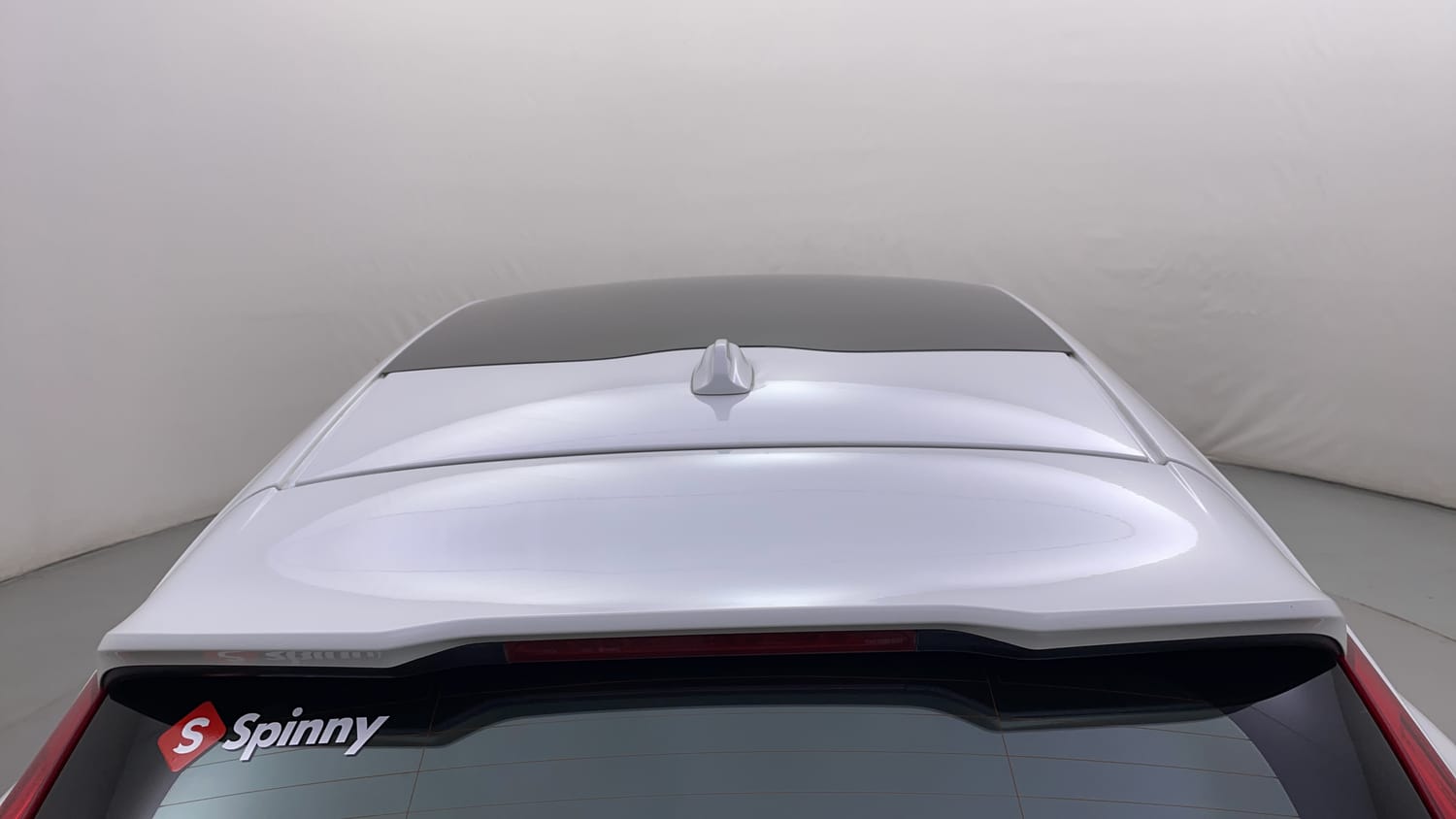 New Volvo V40 exterior EXTERIOR ROOF VIEW