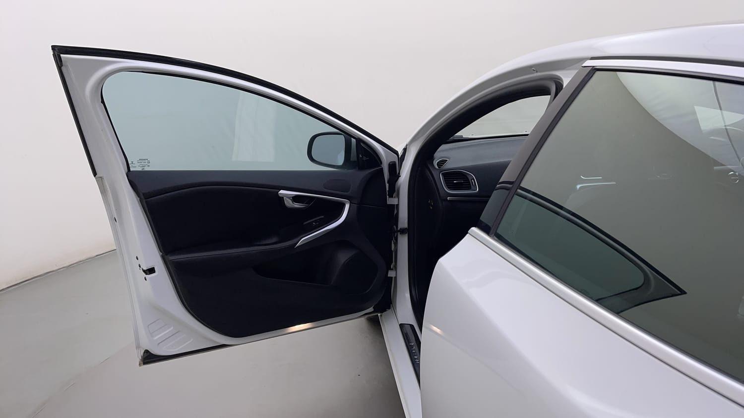 New Volvo V40 interior LEFT FRONT DOOR OPEN VIEW