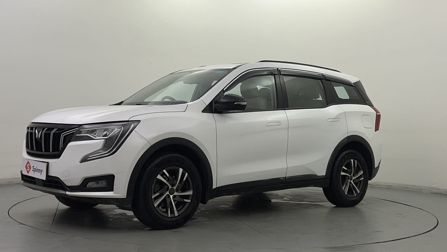 2023 Mahindra XUV700 AX 5 Petrol MT 7 STR