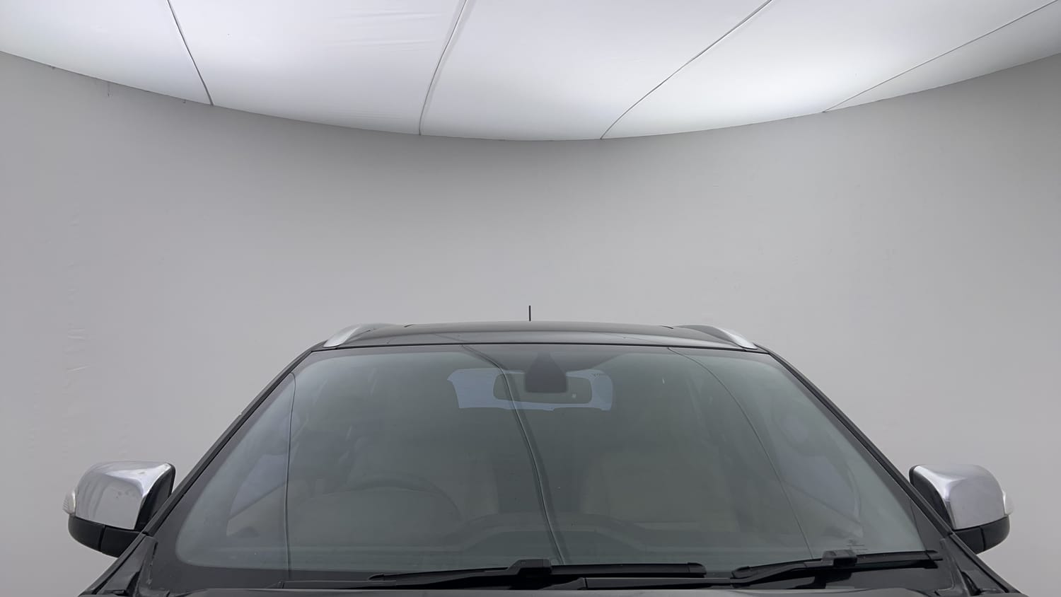 New Ford Endeavour exterior FRONT WINDSHIELD VIEW