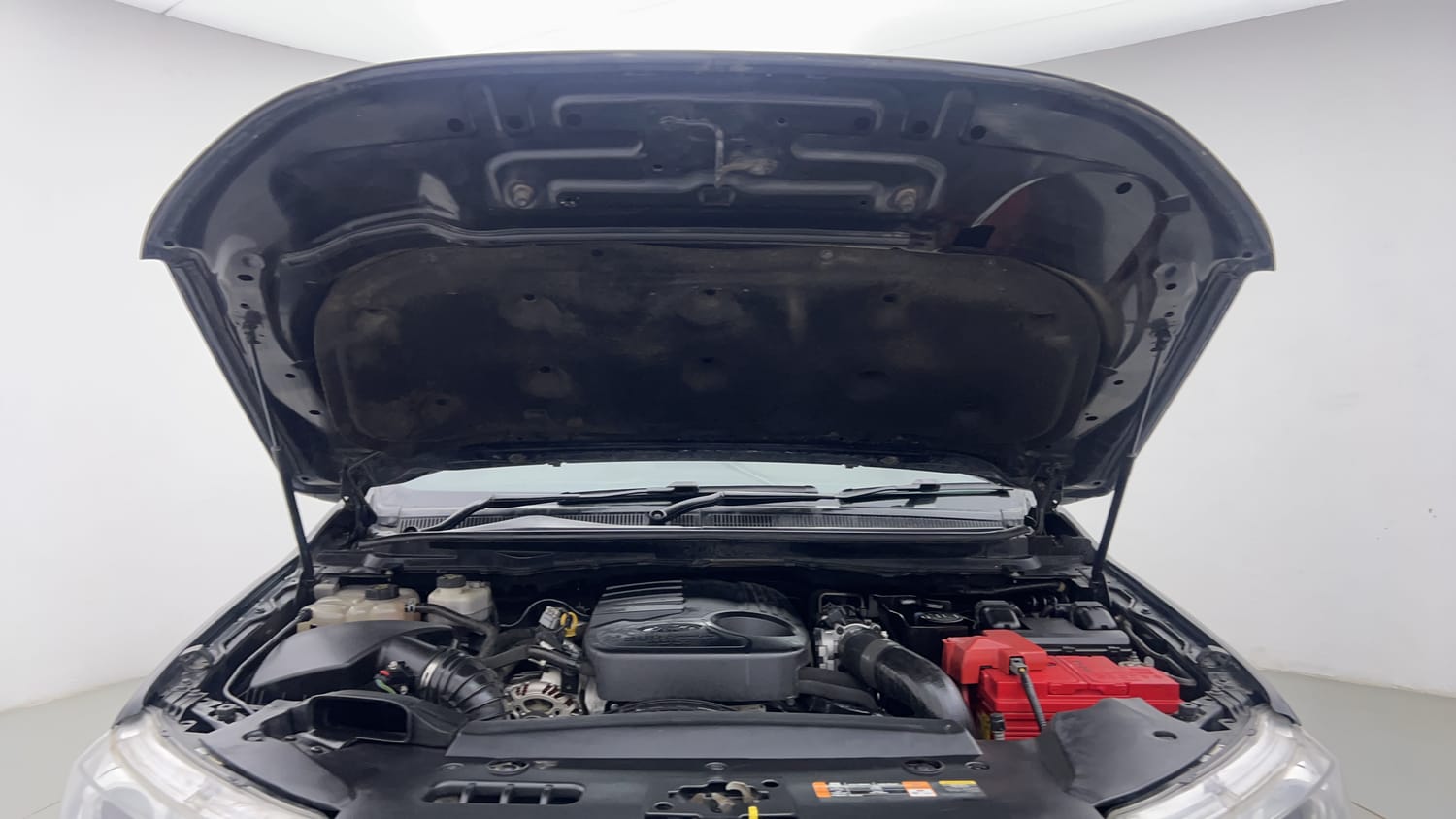 New Ford Endeavour engine ENGINE & BONNET OPEN FRONT VIEW