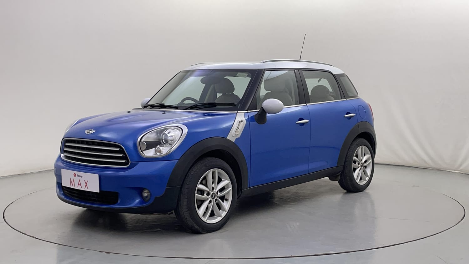 LEFT FRONT CORNER VIEW