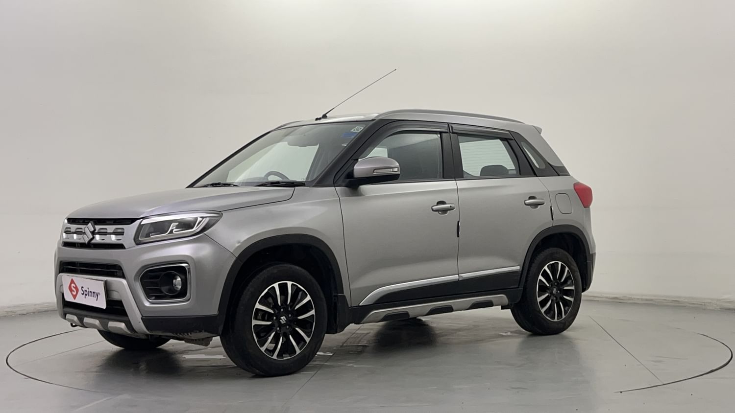 LEFT FRONT CORNER VIEW