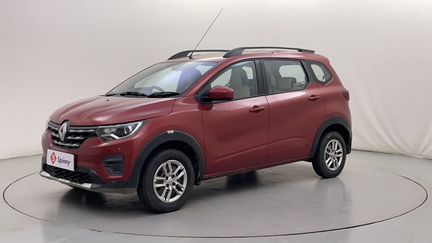 LEFT FRONT CORNER VIEW