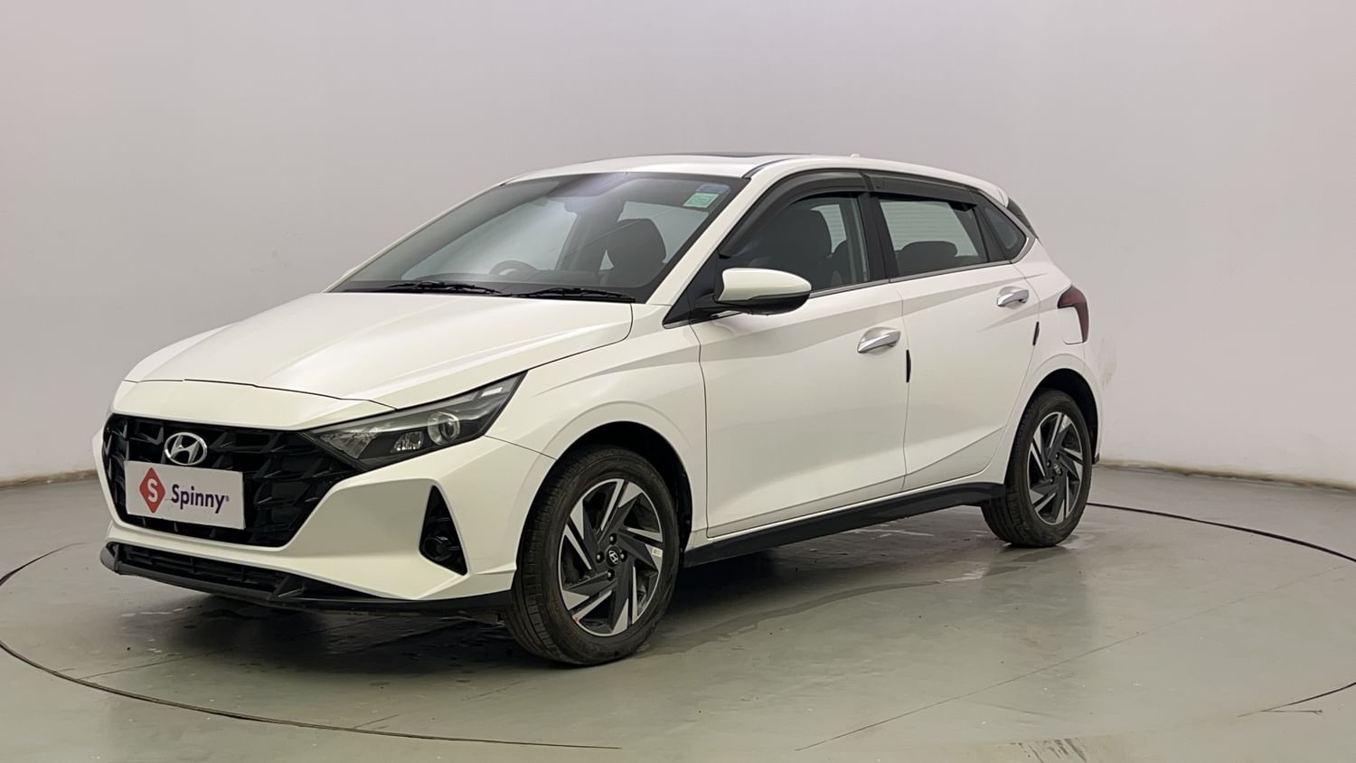 LEFT FRONT CORNER VIEW