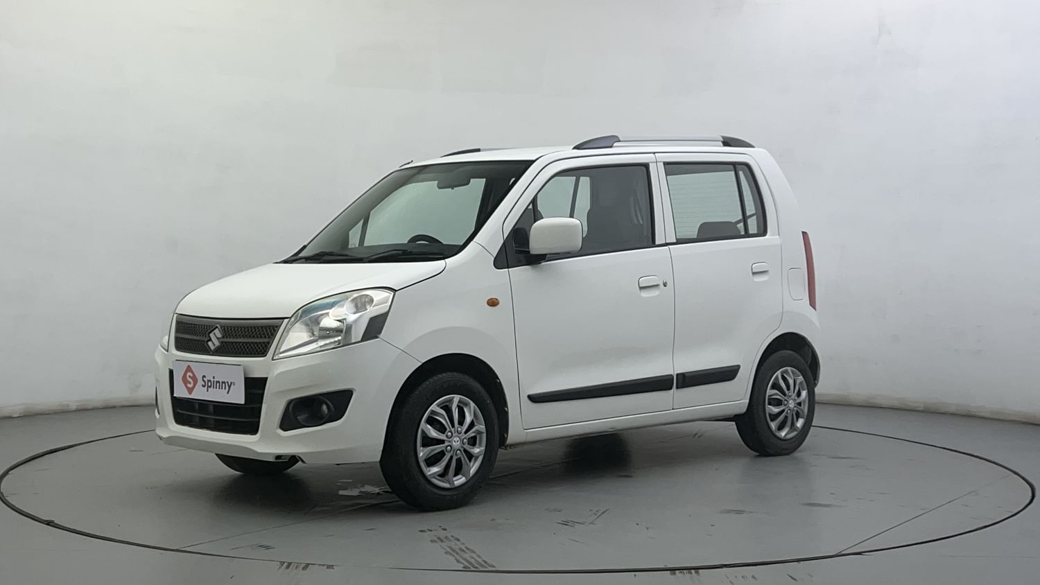 LEFT FRONT CORNER VIEW