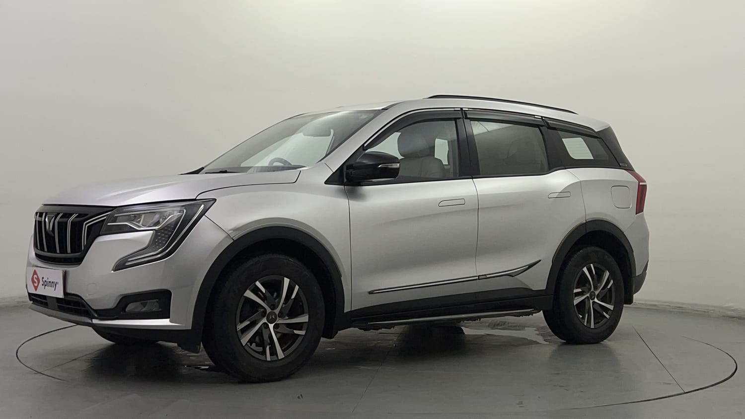2021 Mahindra XUV700 AX 5 Petrol AT 5 STR