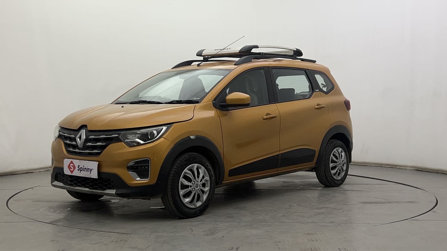 LEFT FRONT CORNER VIEW